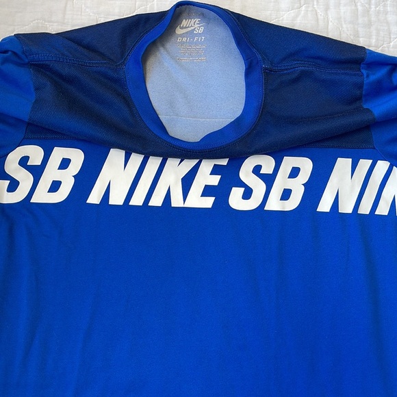 Nike SB Dri-Fit Boys LARGE T Shirt - Picture 2 of 3